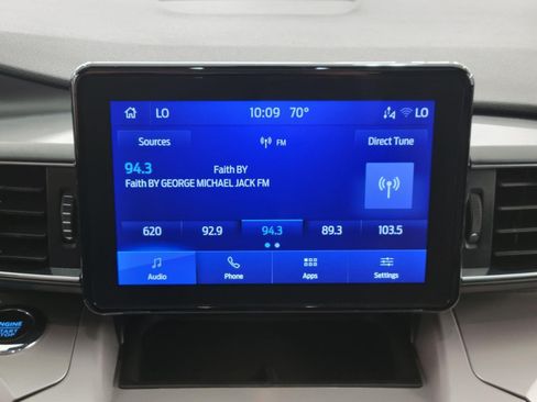 Used 2023 Ford Explorer XLT w/ Equipment Group 202A AWD/4WD image 9