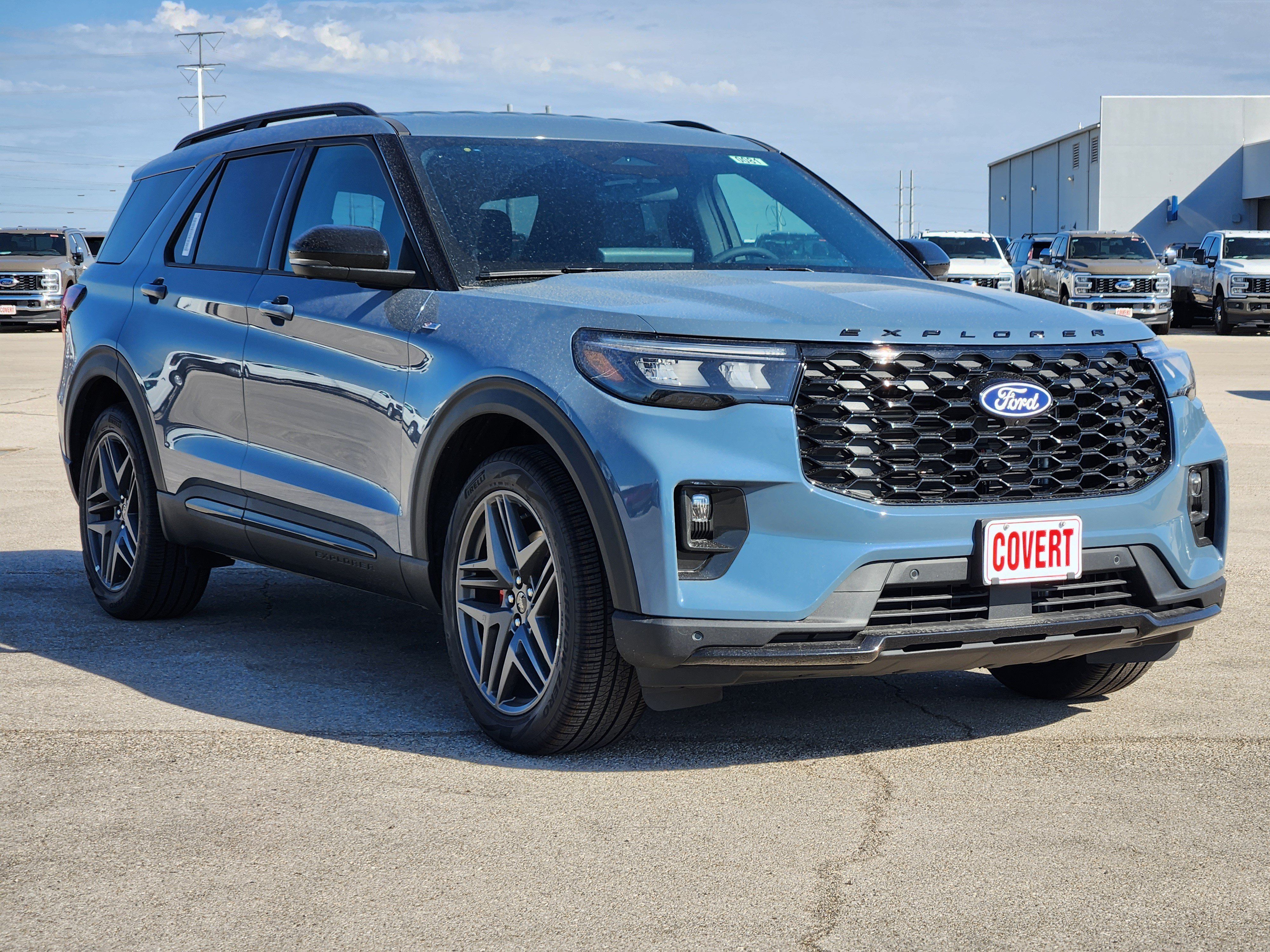New 2027 Ford Explorer ST-Line w/ ST-Line Street Pack RWD image 2
