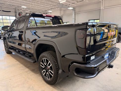Used 2023 GMC Sierra 1500 AT4 w/ AT4 Preferred Package image 5