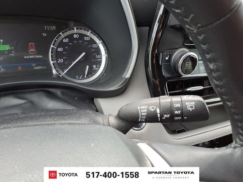 Used 2022 Toyota Highlander XLE AWD/4WD image 24