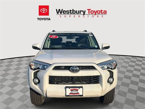 Used 2019 Toyota 4Runner SR5 image 3