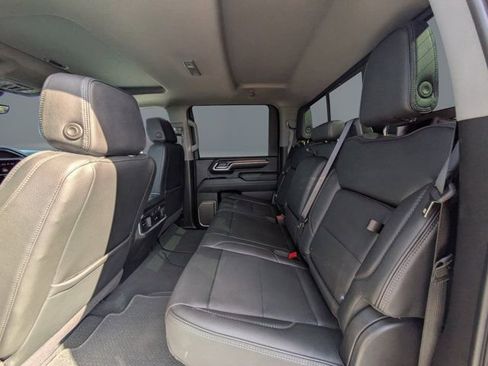 Used 2025 GMC Sierra 3500 Denali w/ Denali Reserve Package AWD/4WD image 6