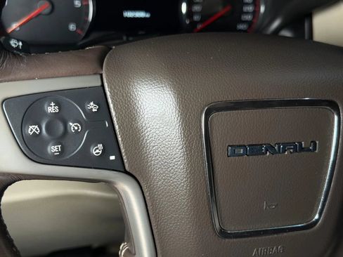Used 2015 GMC Yukon Denali w/ Premium Package RWD image 36