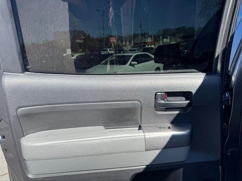 Used 2013 Toyota Tundra 4x4 CrewMax image 25