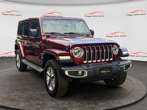 Used 2021 Jeep Wrangler Unlimited Sahara AWD/4WD image 5