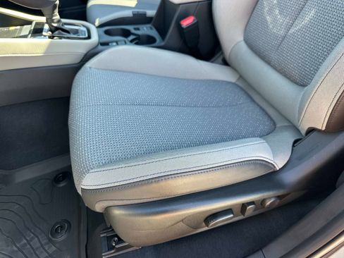 Used 2025 Subaru Forester Premium w/ Protection Package (1PH) image 22