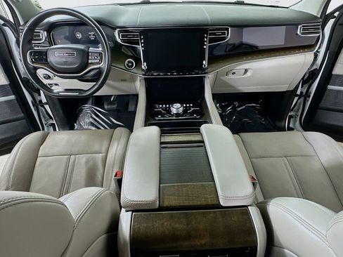 Used 2022 Jeep Grand Wagoneer Series I AWD/4WD image 17