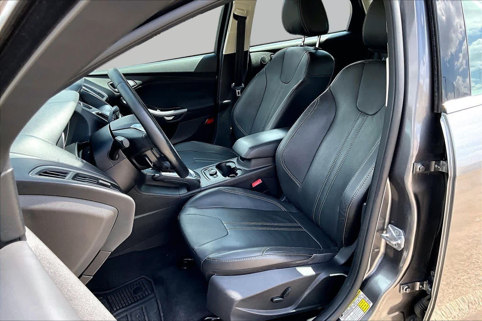 Used 2013 Ford Focus Titanium FWD image 8