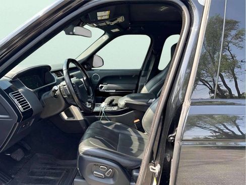 Used 2015 Land Rover Range Rover HSE image 11