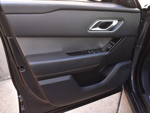 Used 2021 Land Rover Range Rover Velar R-Dynamic S image 23