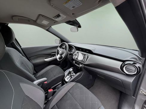 Used 2020 Nissan Kicks SV FWD image 28
