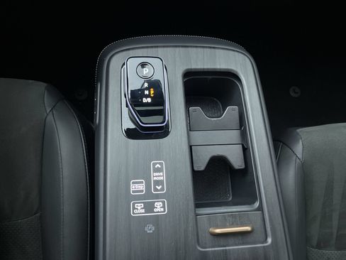 Used 2024 Nissan Ariya AWD image 22