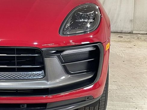 Certified 2025 Porsche Macan Turbo image 4