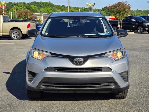Used 2018 Toyota RAV4 LE FWD image 22