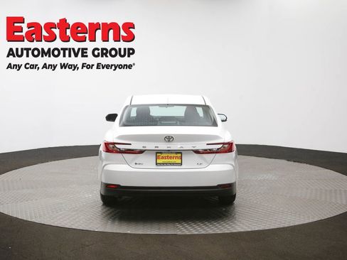 Used 2025 Toyota Camry LE image 35