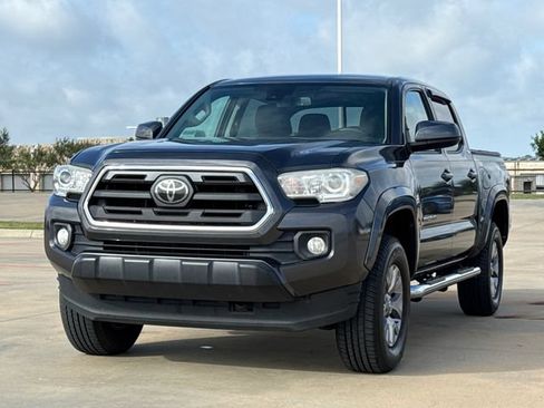 Used 2019 Toyota Tacoma SR5 RWD image 3