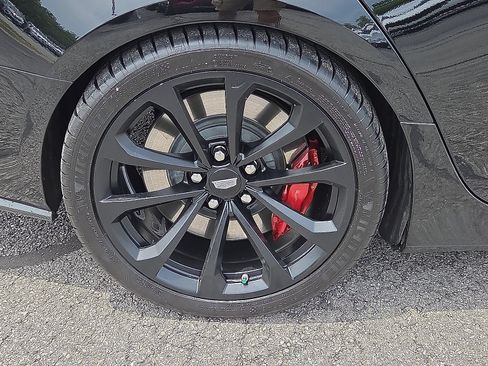 Certified 2018 Cadillac CTS V w/ Carbon Fiber Package RWD image 17
