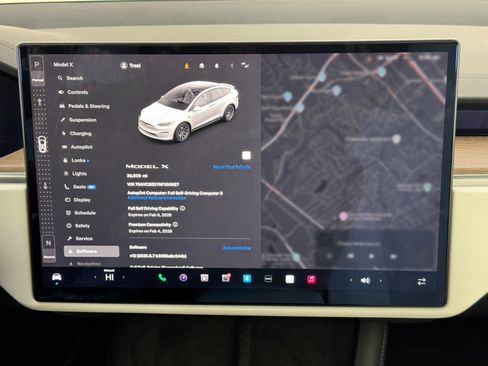 Used 2022 Tesla Model X image 31