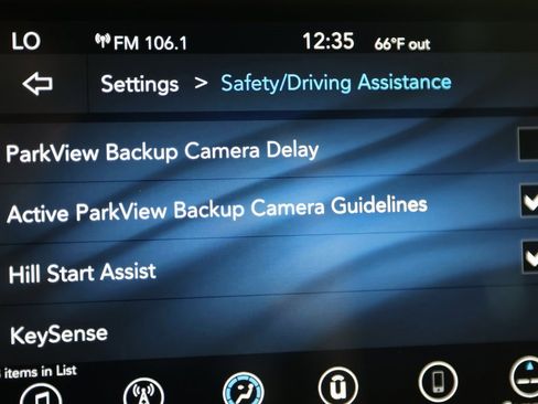 Used 2018 Chrysler Pacifica Touring Plus w/ S Appearance Package image 33