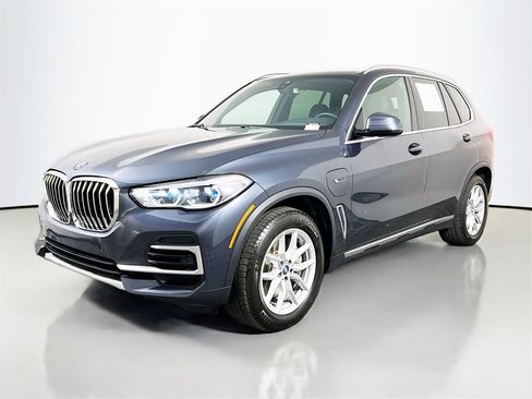 Used 2022 BMW X5 xDrive45e w/ Executive Package image 3