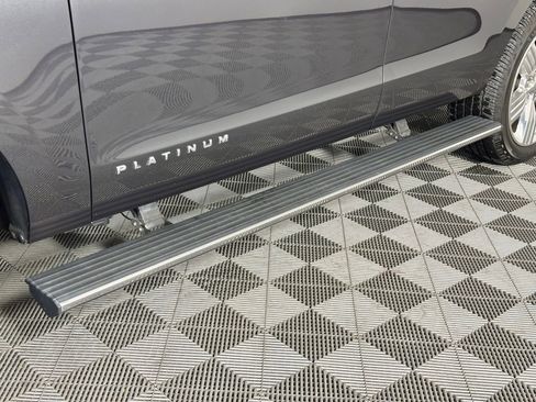 Used 2023 Ford Expedition Platinum image 23