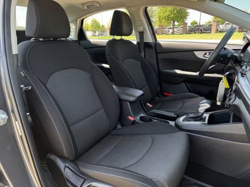 Used 2022 Kia Forte LXS image 27