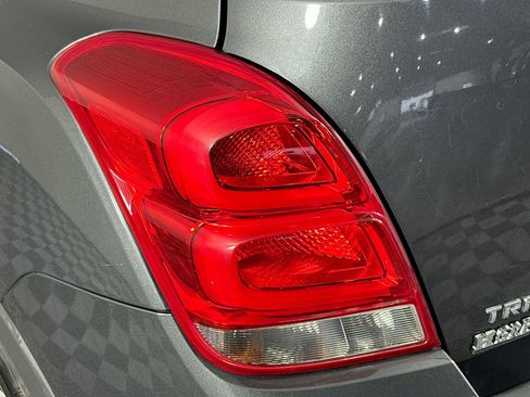 Used 2017 Chevrolet Trax LT w/ LT Convenience Package image 35