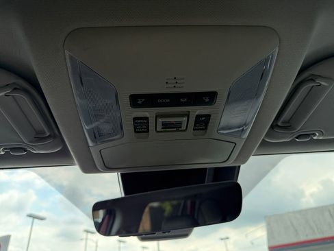 Used 2024 Toyota RAV4 Limited image 17