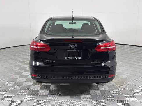 Used 2016 Ford Focus SE FWD image 4