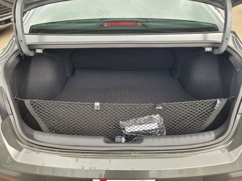 New 2025 Hyundai Elantra SEL image 13