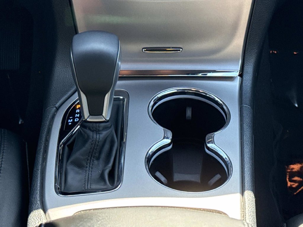 Used 2019 Jeep Grand Cherokee Altitude AWD/4WD image 17