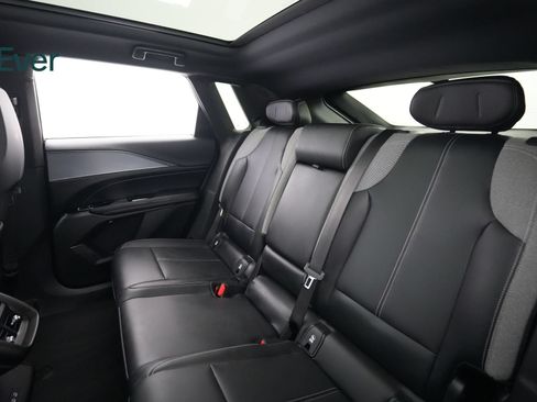 Used 2024 Cadillac Lyriq Tech RWD image 23