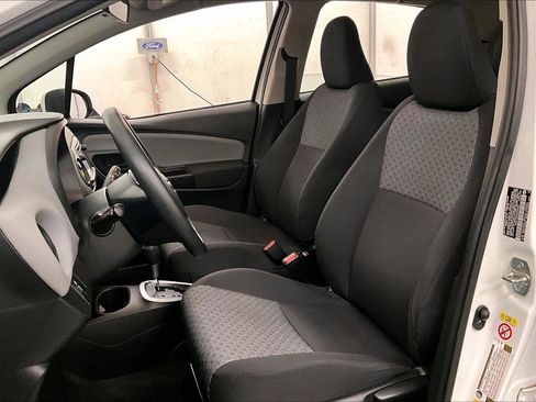 Used 2016 Toyota Yaris LE image 24