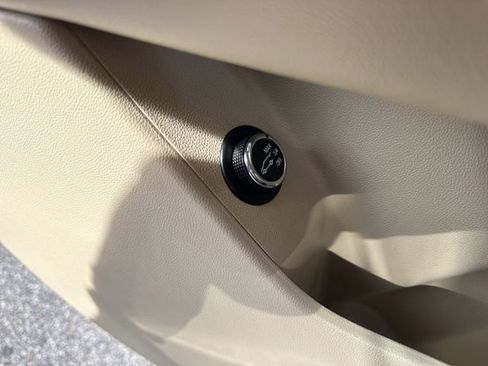 Used 2017 Cadillac XT5 Premium Luxury image 43