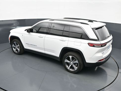 Used 2023 Jeep Grand Cherokee 4WD 4xe w/ Luxury Tech Group II image 14
