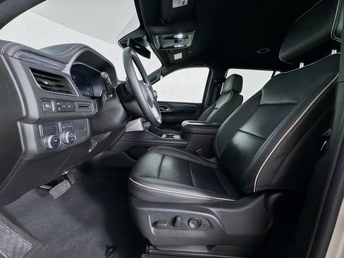 Used 2024 GMC Yukon SLT image 15