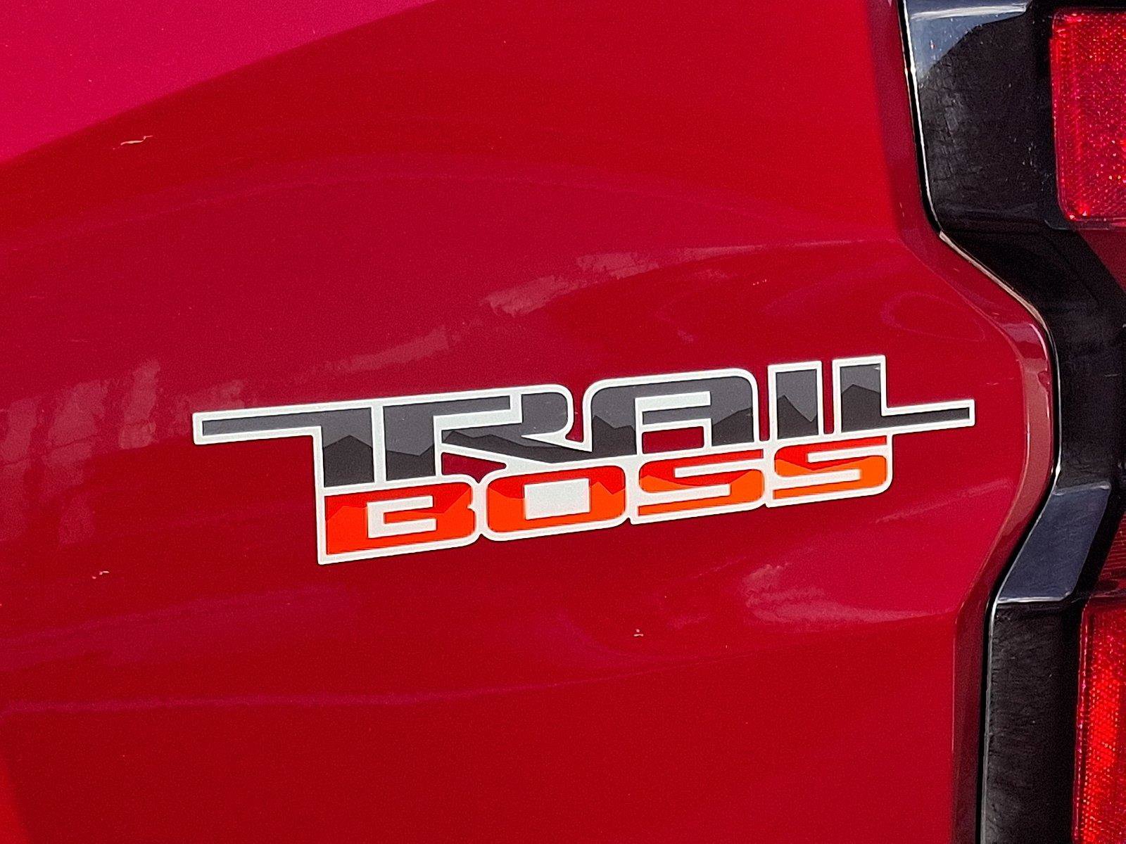 Used 2026 Chevrolet Colorado Trail Boss AWD/4WD image 30