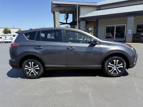 Used 2018 Toyota RAV4 LE w/ All Weather Liner Package AWD/4WD image 3