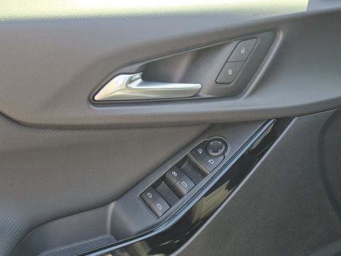 Used 2025 Chevrolet Equinox LT FWD image 32
