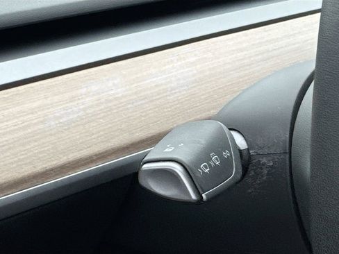 Used 2025 Tesla Model Y Long Range RWD image 10