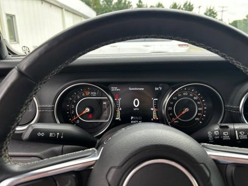 Used 2021 Jeep Wrangler Unlimited Sahara AWD/4WD image 24