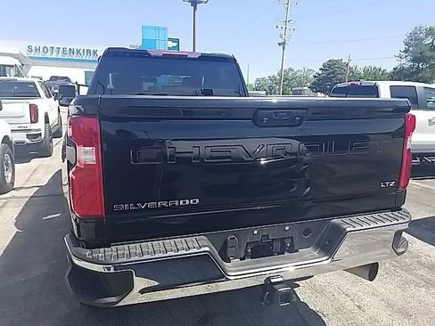 Certified 2022 Chevrolet Silverado 2500 LTZ w/ Z71 Off-Road Package AWD/4WD image 27
