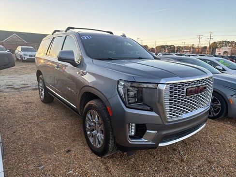 Used 2021 GMC Yukon Denali w/ LPO, Illumination Package image 13