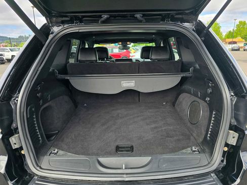 Used 2019 Jeep Grand Cherokee Altitude AWD/4WD image 20