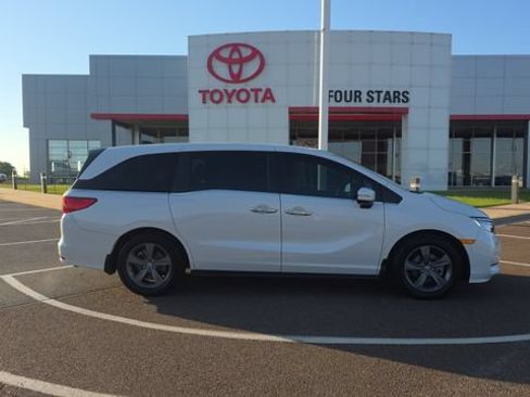 Used 2024 Honda Odyssey EX image 5