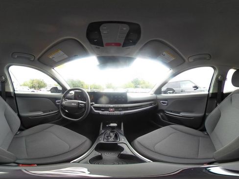 Used 2025 Kia K4 FWD image 41