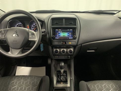 Used 2020 Mitsubishi Outlander Sport ES image 18