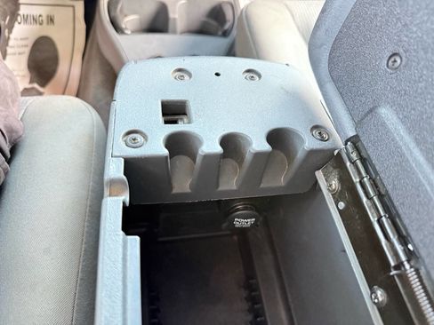 Used 2006 Dodge Dakota SLT w/ Sport Appearance Group image 39