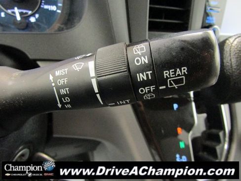 Used 2020 Toyota Sienna L image 18