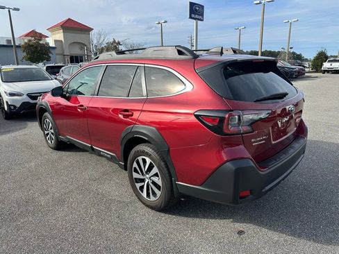 Used 2025 Subaru Outback Premium image 9